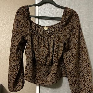 Cheetah long sleeve crop